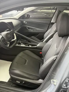 2022 Hyundai Elantra 1.5L CVT LUX Premium — фото 12