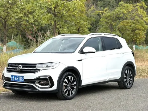 2021 Volkswagen Tacqua 1.5L AT