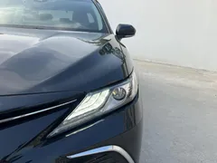 2021 Toyota Camry 2.5G Luxury, чёрный — фото 6