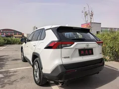 2022 Toyota RAV4 2.0L CVT 2WD Fashion, белый — фото 9