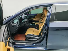 2022 Lexus ES 200 Luxury, синий — фото 11