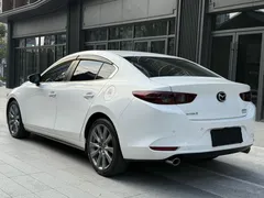 2021 Mazda Mazda3 2.0L AT, белый — фото 12