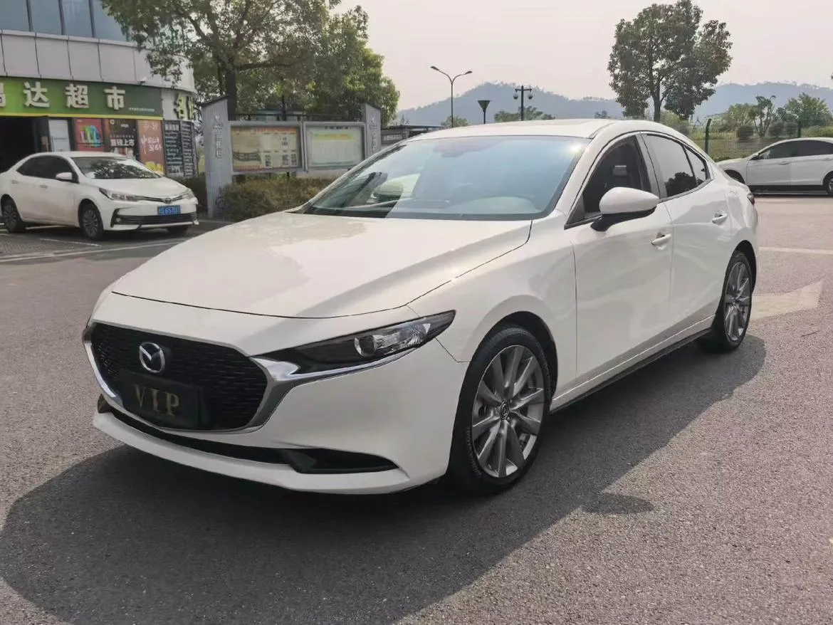 2023 Mazda Mazda3 2.0L AT