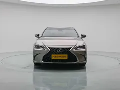 2022 Lexus ES 200 Excellence — фото 2