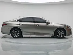 2022 Lexus ES 200 Excellence — фото 8
