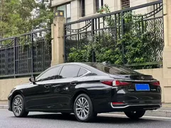 2021 Lexus ES 200 Excellence, чёрный — фото 6