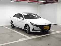 2022 Hyundai Elantra 1.5L CVT LUX Premium, белый — фото 3