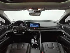 2022 Hyundai Elantra 1.5L CVT LUX Premium, белый — фото 9