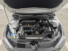 2022 Hyundai Elantra 1.5L CVT LUX Premium, белый — фото 16