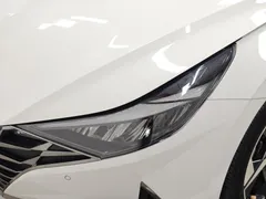 2022 Hyundai Elantra 1.5L CVT LUX Premium, белый — фото 18