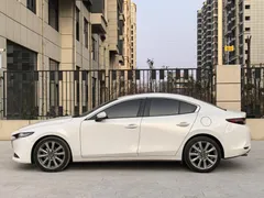 2023 Mazda Mazda3 2.0L AT, белый — фото 4