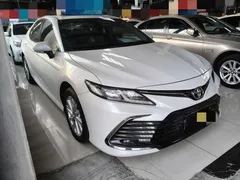 2023 Toyota Camry 2.0GVP Leading, белый — фото 3