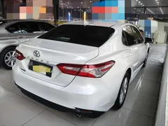 2023 Toyota Camry 2.0GVP Leading, белый — фото 7