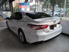 2023 Toyota Camry 2.0GVP Leading, белый — фото 9