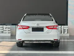 2021 Toyota Camry 2.5G Luxury, белый — фото 6