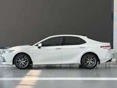 2021 Toyota Camry 2.5G Luxury, белый — фото 7