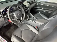 2021 Toyota Camry 2.5G Luxury, белый — фото 10