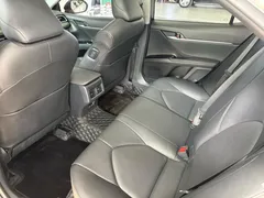 2021 Toyota Camry 2.5G Luxury, белый — фото 12