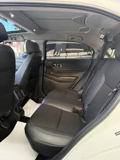 2023 Honda Vezel 1.5L CVT Tech, белый — фото 9