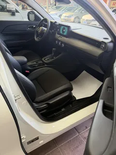 2023 Honda Vezel 1.5L CVT Tech, белый — фото 10