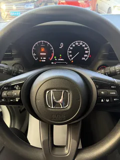 2023 Honda Vezel 1.5L CVT Tech, белый — фото 15