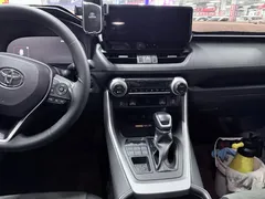 2023 Toyota RAV4 2.0L CVT 4WD Adventure, белый — фото 14