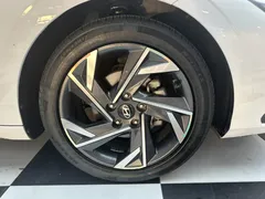 2023 Hyundai Elantra 1.5L CVT GLX Elite, белый — фото 5