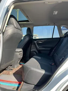 2021 Toyota Wildlander 2.0L 4WD Luxury, белый — фото 6