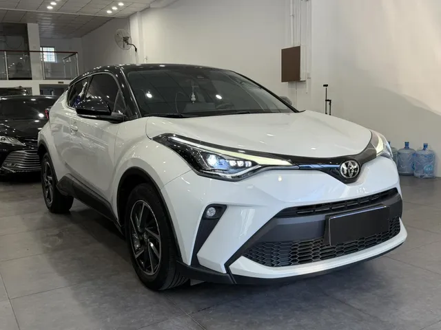 2022 Toyota C-HR 2.0L Leading