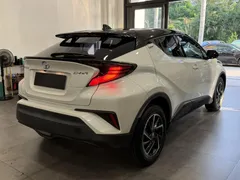 2022 Toyota C-HR 2.0L Leading, белый — фото 8