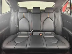 2021 Toyota Camry 2.5G Luxury, белый — фото 9