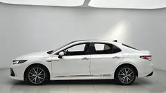 2021 Toyota Camry 2.5G Luxury, белый — фото 17