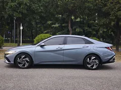 2023 Hyundai Elantra 1.5L CVT LUX Premium — фото 3