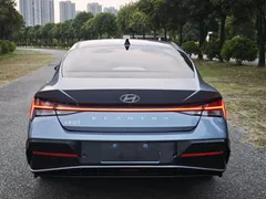 2023 Hyundai Elantra 1.5L CVT LUX Premium — фото 5