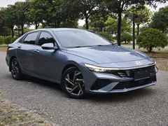 2023 Hyundai Elantra 1.5L CVT LUX Premium — фото 7