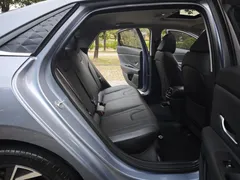 2023 Hyundai Elantra 1.5L CVT LUX Premium — фото 9