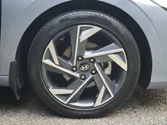 2023 Hyundai Elantra 1.5L CVT LUX Premium — фото 12