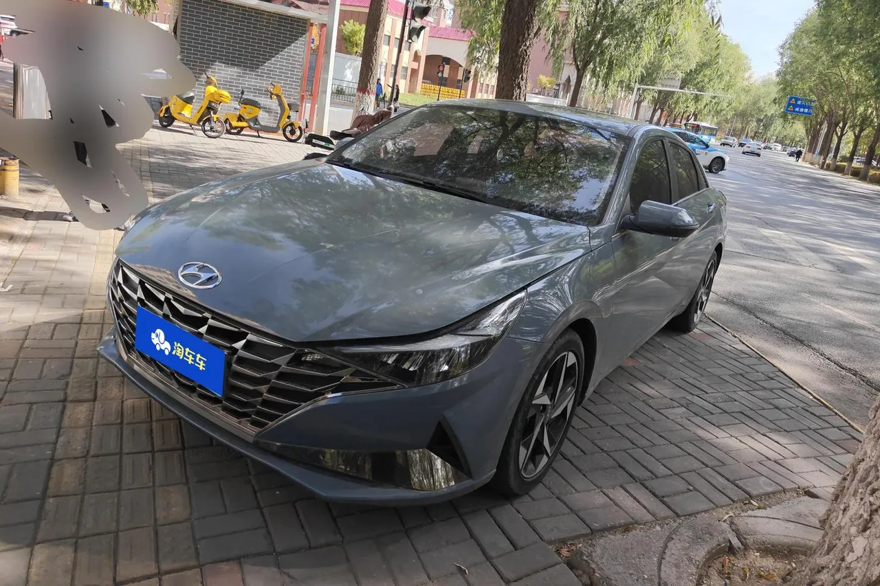 2022 Hyundai Elantra 1.5L CVT LUX Premium