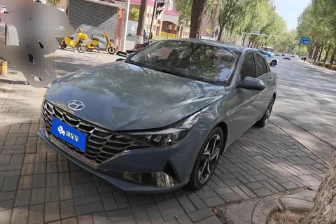 2022 Hyundai Elantra 1.5L CVT LUX Premium
