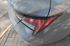 2022 Hyundai Elantra 1.5L CVT LUX Premium — фото 7