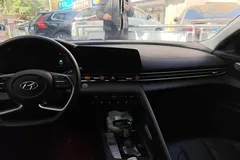2022 Hyundai Elantra 1.5L CVT LUX Premium — фото 14