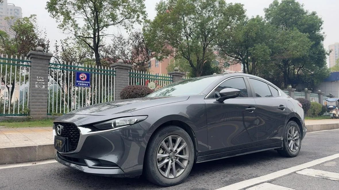 2022 Mazda Mazda3 2.0L AT