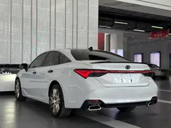 2023 Toyota Avalon 2.5L AT Touring Premium, белый — фото 13