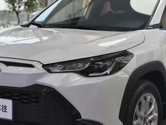 2023 Toyota Frontlander 2.0L CVT Leading, белый — фото 11