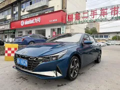 2022 Hyundai Elantra 1.5L CVT LUX Black Knight Limited Edition, синий — фото 1