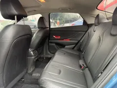 2022 Hyundai Elantra 1.5L CVT LUX Black Knight Limited Edition, синий — фото 9