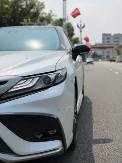 2022 Toyota Camry 2.5S Fashion, белый — фото 7