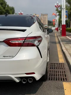 2022 Toyota Camry 2.5S Fashion, белый — фото 8