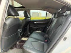 2022 Toyota Camry 2.5S Fashion, белый — фото 12