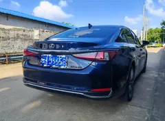 2022 Lexus ES 200 Excellence, синий — фото 2